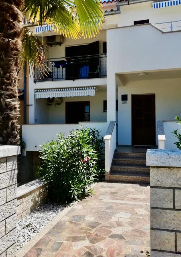 Apartment Mari Funtana Esterno foto